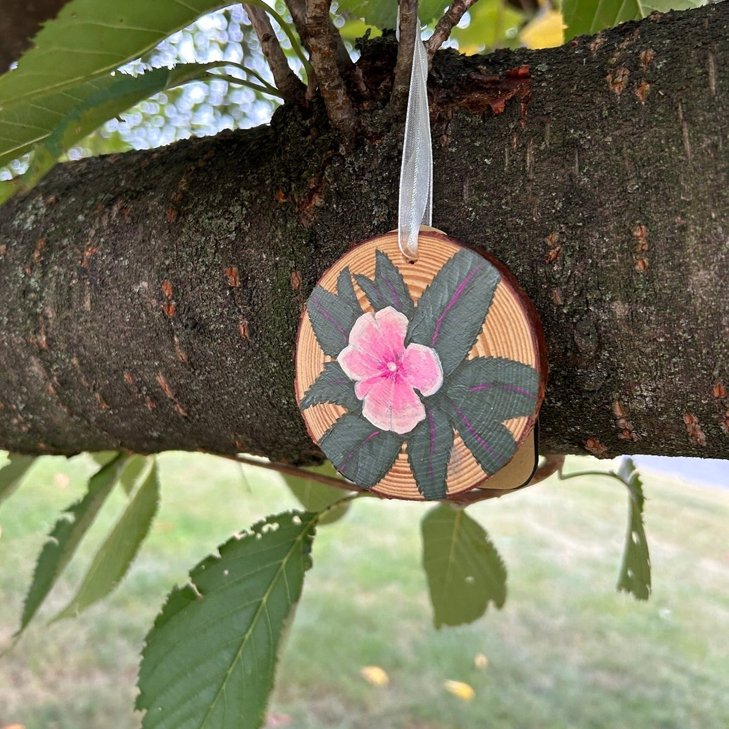 Small Impatiens Christmas Ornament